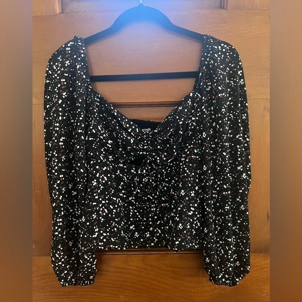 Abercrombie & Fitch Black Dot Cinched Front Cut Out Long Sleeve Top Small